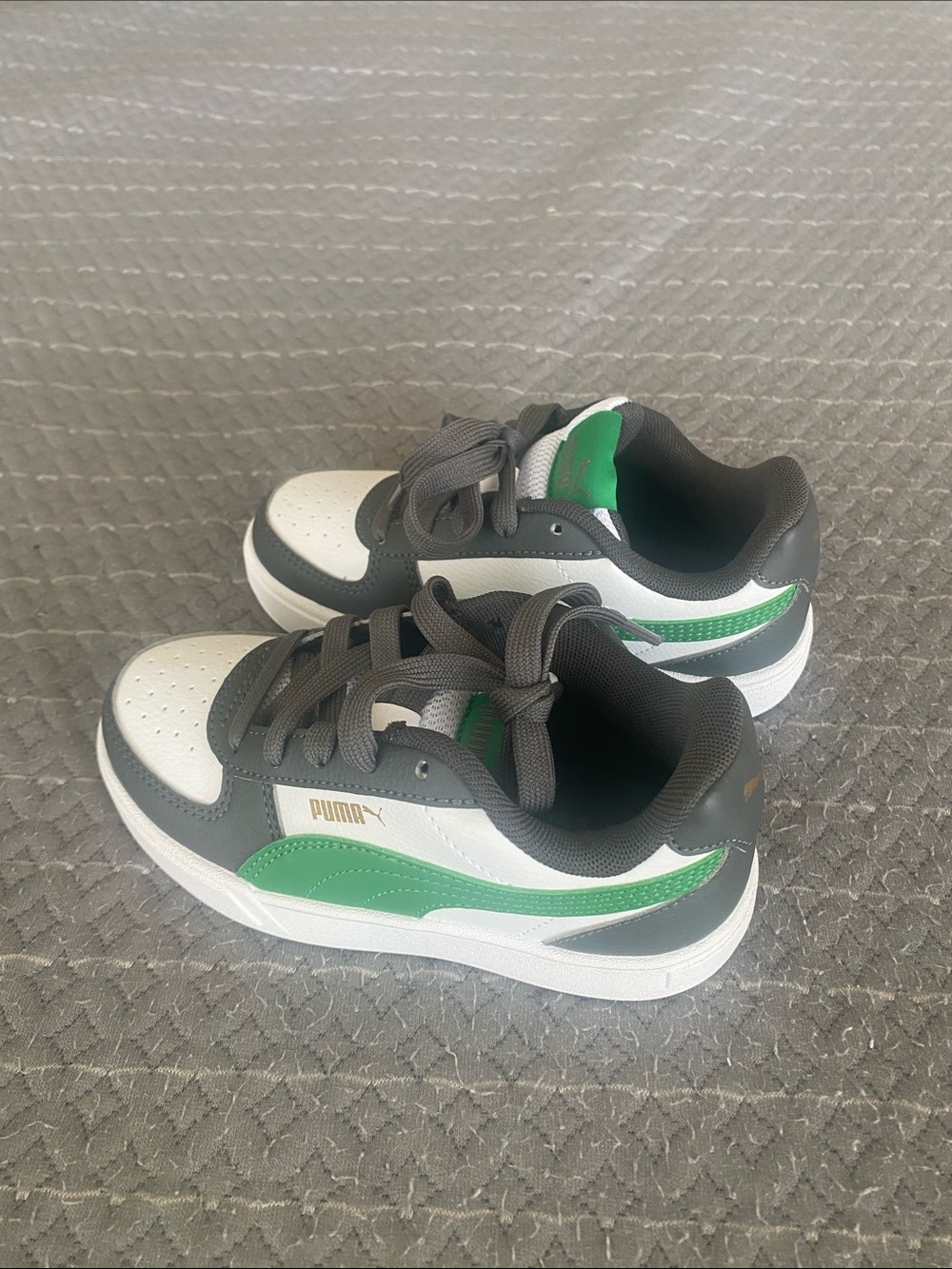 Puma Kids Gray, White & Green Low-Top Sneakers unisex new ,without tag .size 12